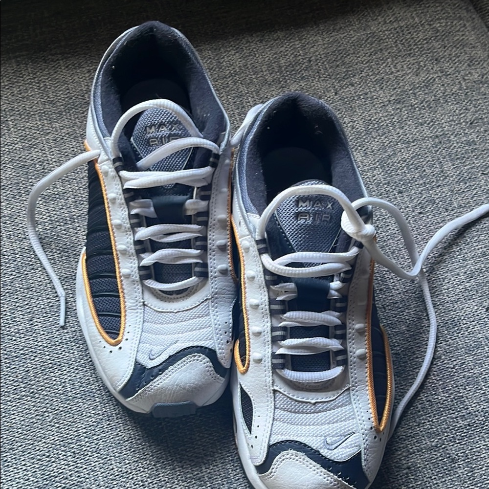 Nike Air Max Men's White and Black Sneakers